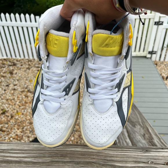 Nike Air Trainer SC High Graphite
Lemon Size 10 - Picture 3 of 5